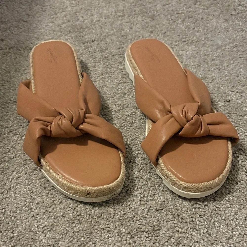 Universal Thread Brown Espadrille Slides padded sandals size 11 brown slip ons